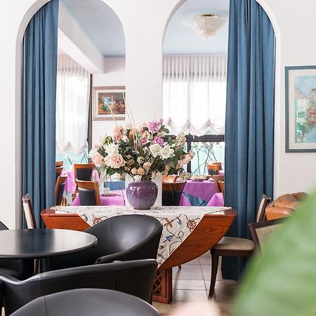 רימיני Hotel Barbiani מראה חיצוני תמונה