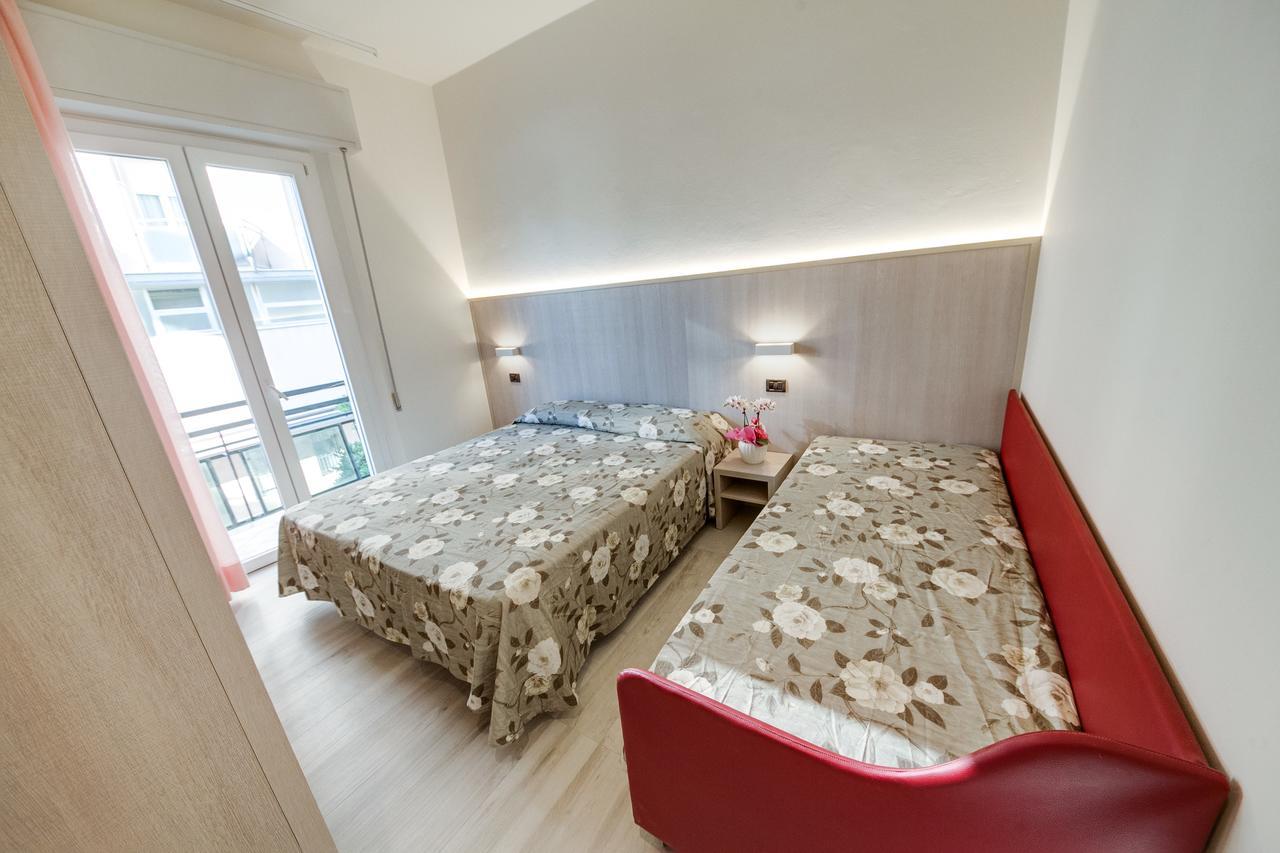 רימיני Hotel Barbiani מראה חיצוני תמונה