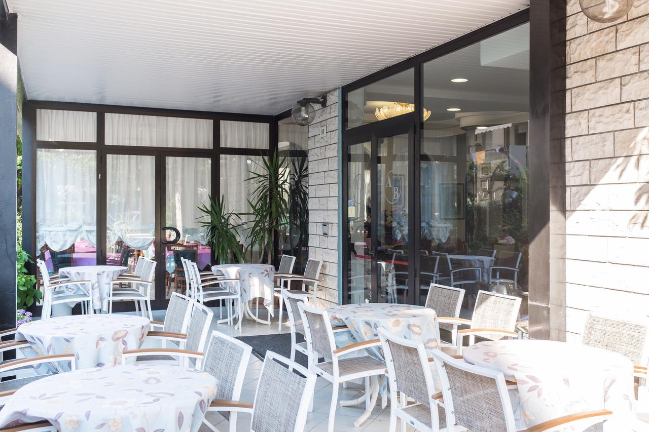 רימיני Hotel Barbiani מראה חיצוני תמונה